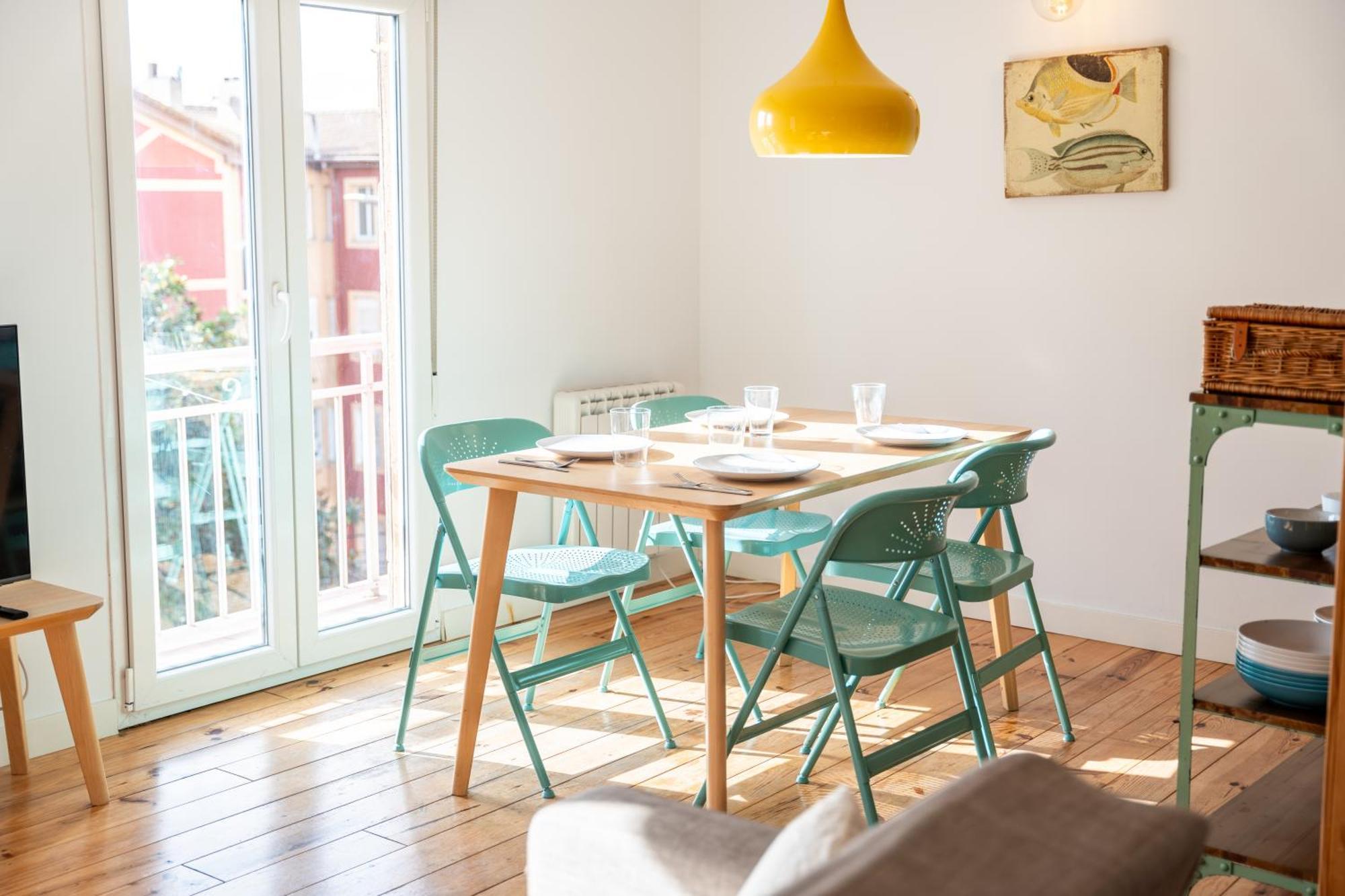 Warm And Inviting, Central Location By Urbanhosting 桑坦德 外观 照片